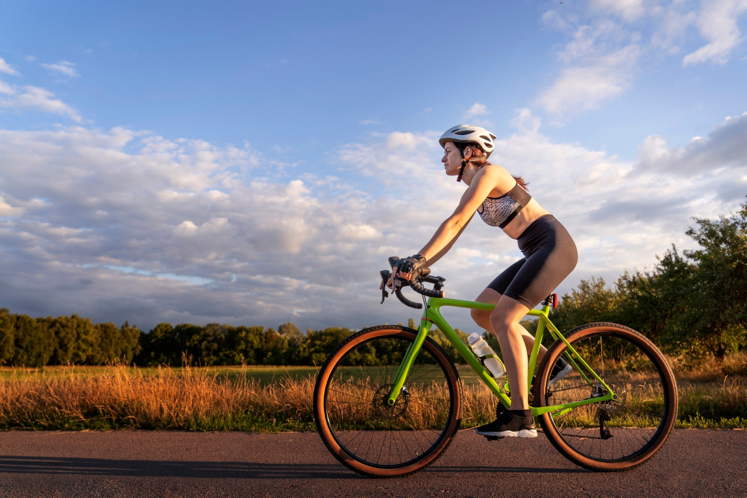 Gestione degli sbalzi termici, come ottimizzare il layering nel ciclismo femminile